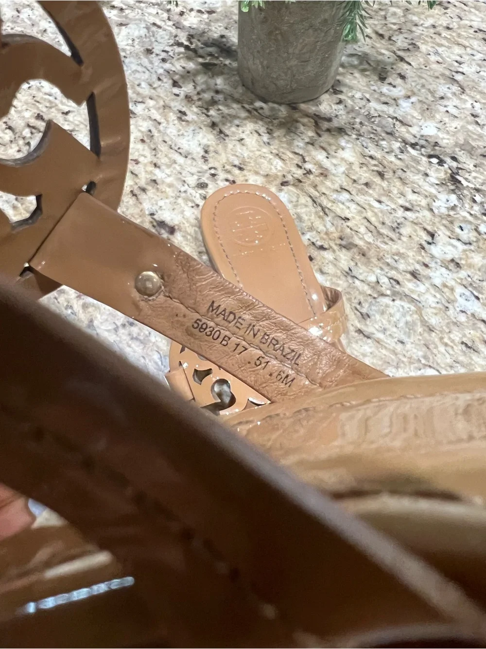 TORY BURCH Miller Tan Patent Leather Thong Sandal 6M